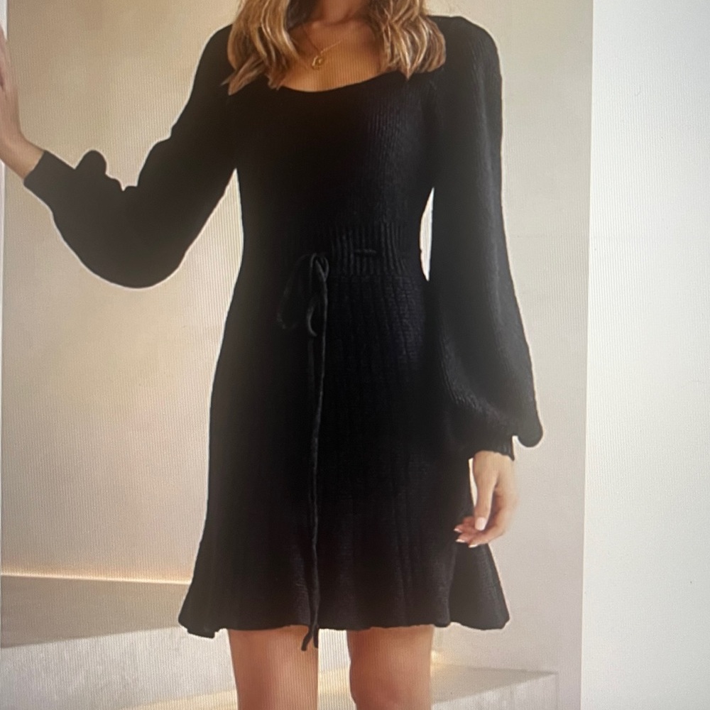 Mascomoda women’s long-sleeve cutout mini sweater dress, black, sz M. NWT.